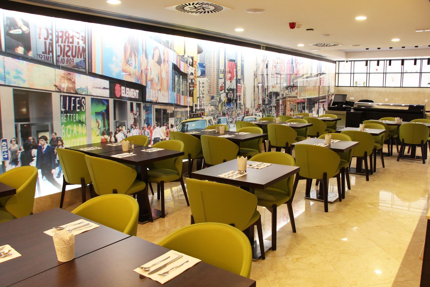 America-Diamonds-Restaurant-49