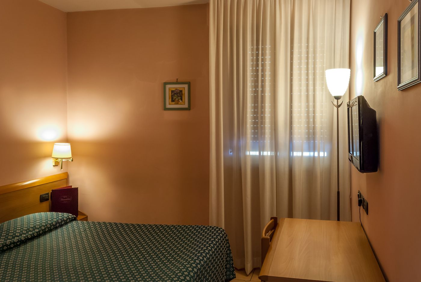 Hotel Bernardino-Italy-LUCCA-Room-8
