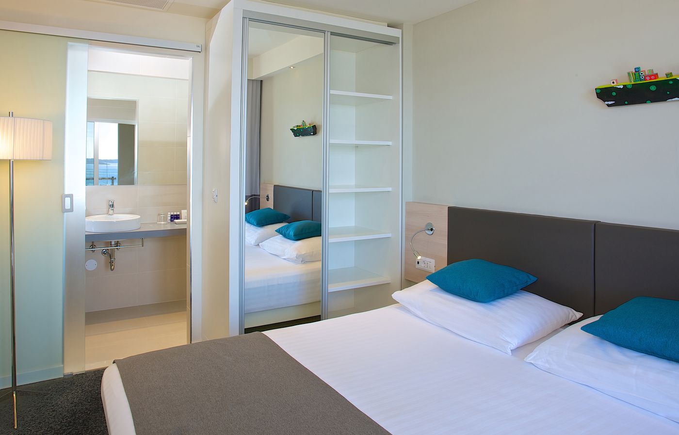 Park-Plaza-Belvedere-Room-25