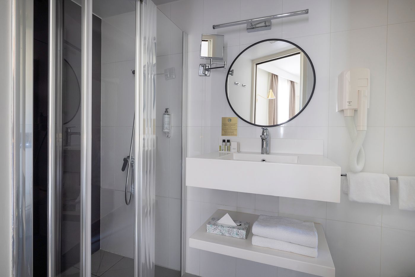 Bailli-de-Suffren-Room-14