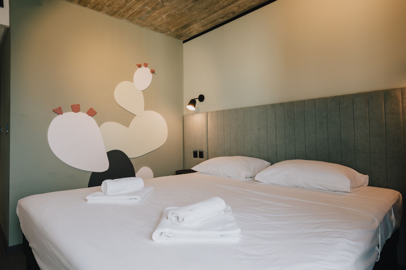 ibis-Styles-ST-Pauls-Bay-Malta-Room-16