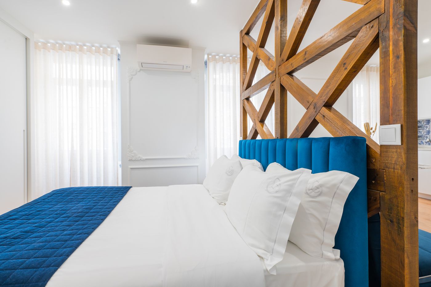 Via-Augusta-129-Room-3