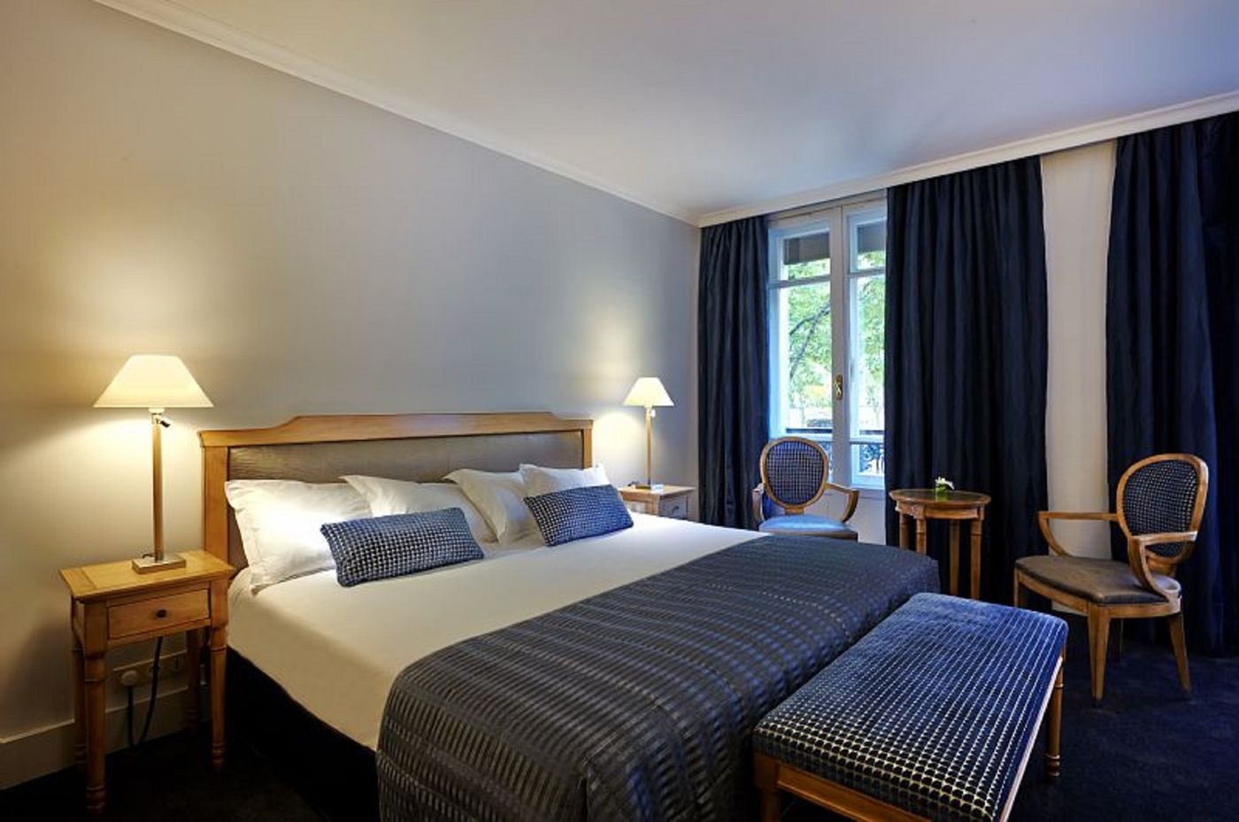 Royal-Arc-de-Triomphe-Room-17