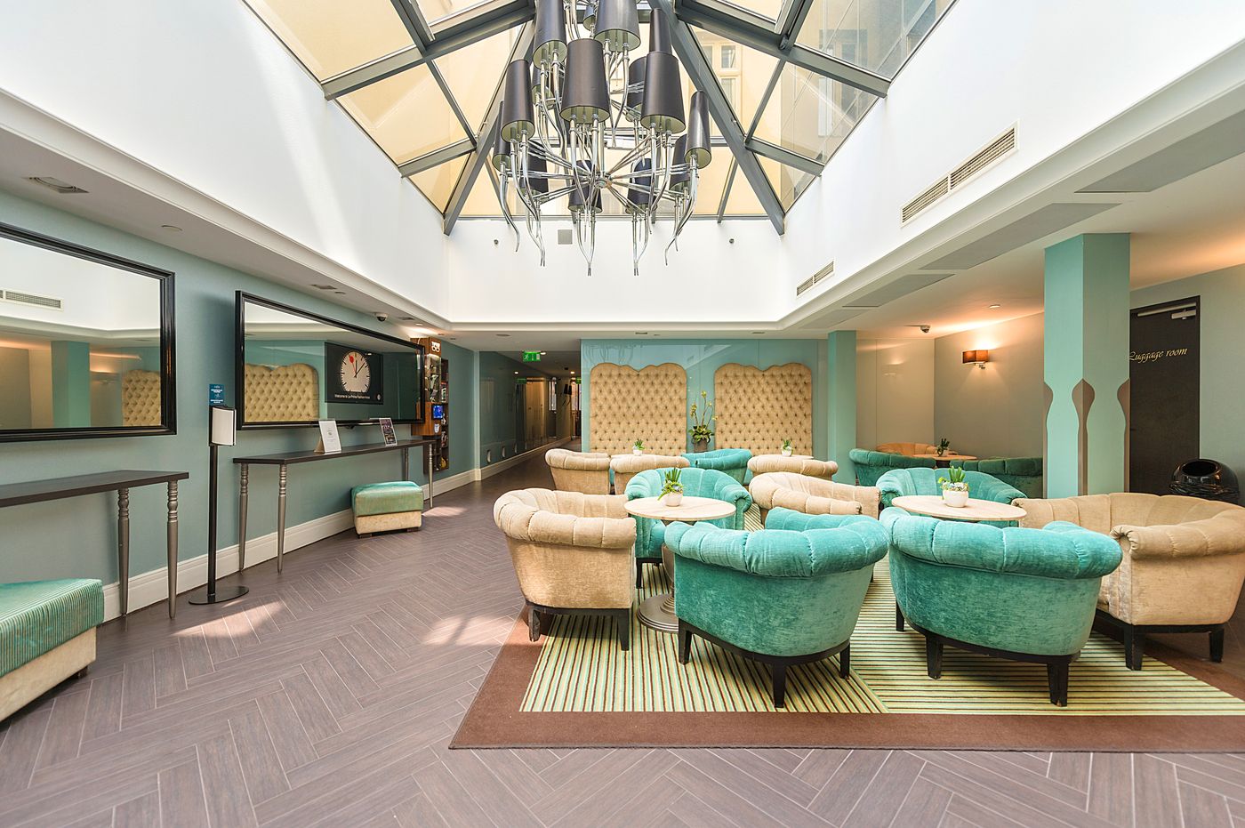 La-Prima-Fashion-Hotel-General-view-10