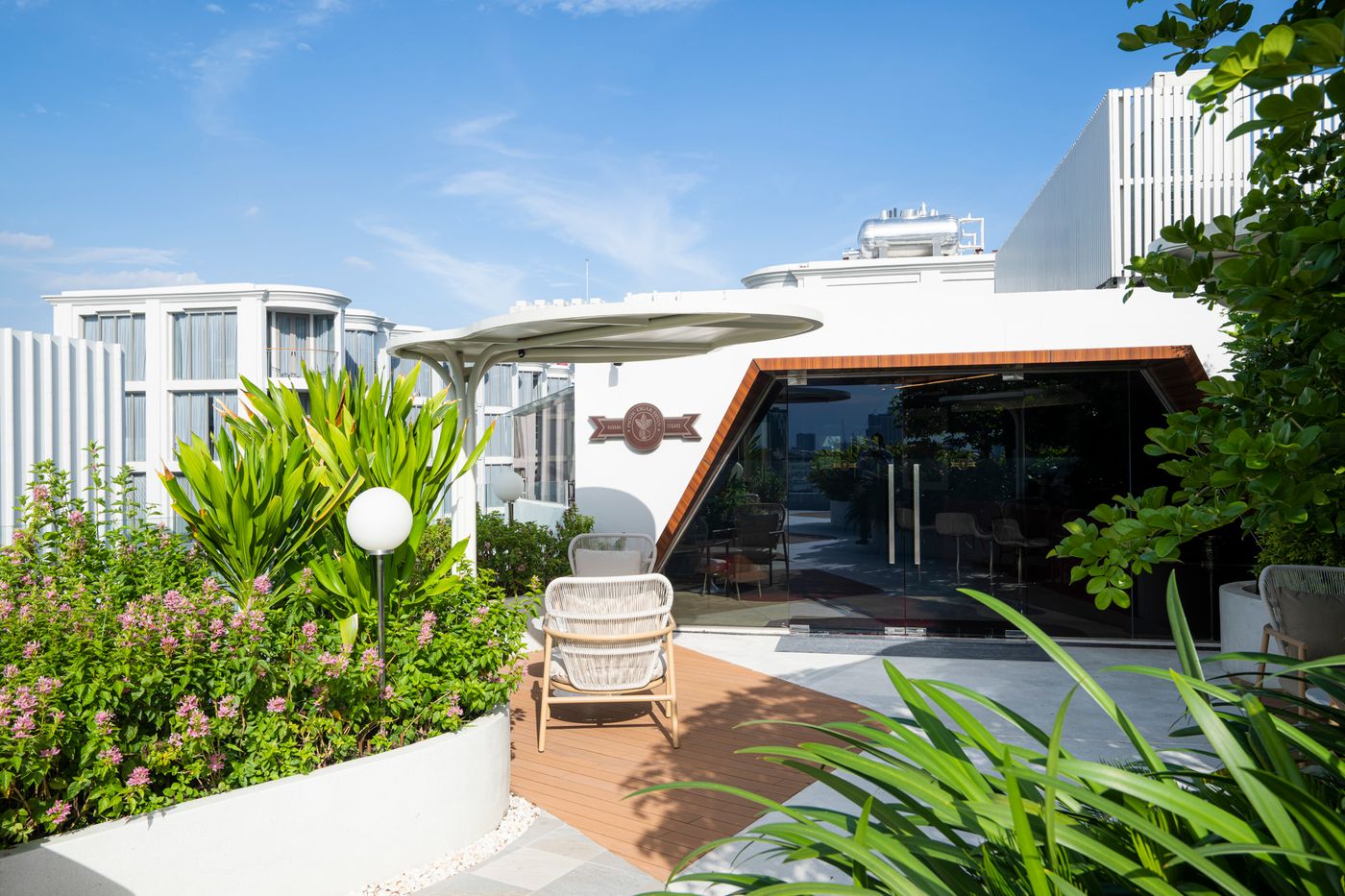 The-Salil-Hotel-Riverside-Bangkok-Bar-1