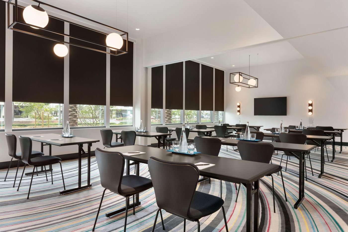 The-Viv-Hotel--Anaheim--a-Tribute-Portfolio-Hotel-Conferences-15