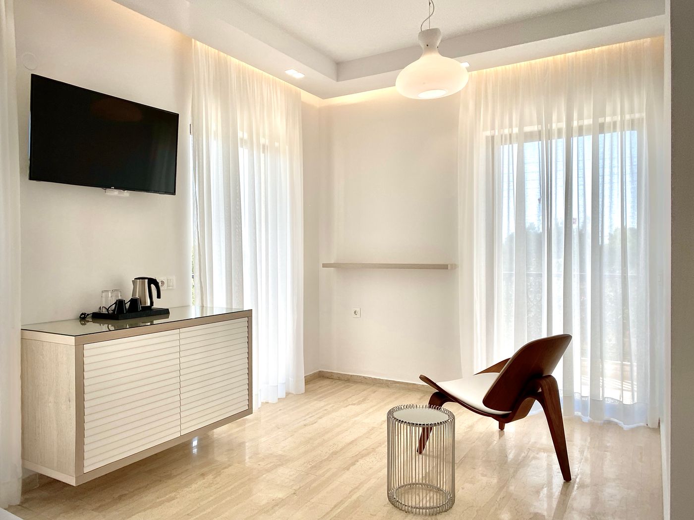 Bruskos-Hotel-and-Suites-Room-29