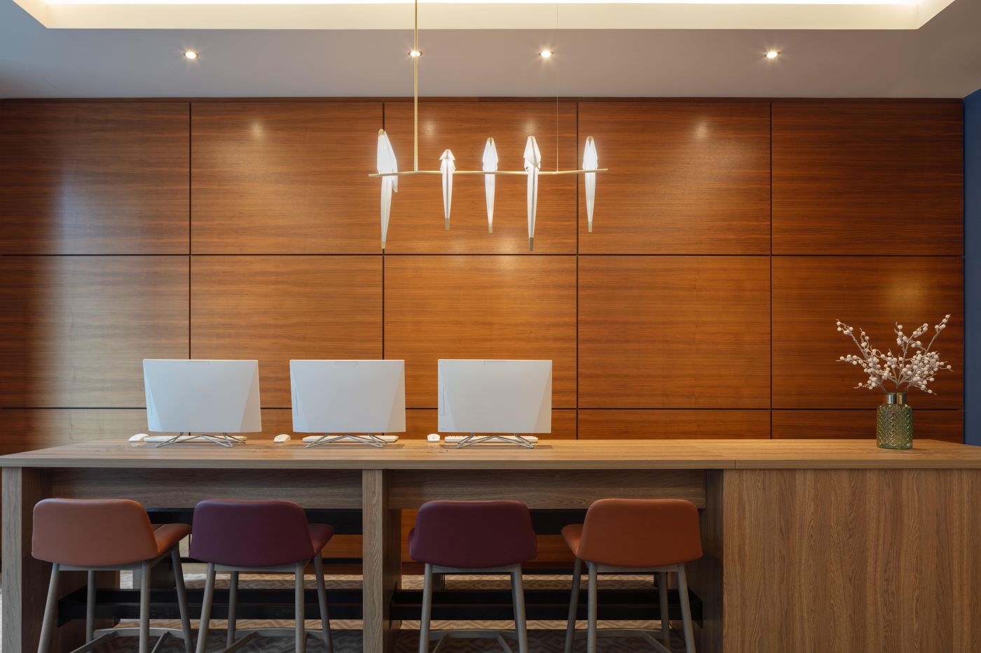 Hampton-By-Hilton-Berlin-City-West-Lobby-9