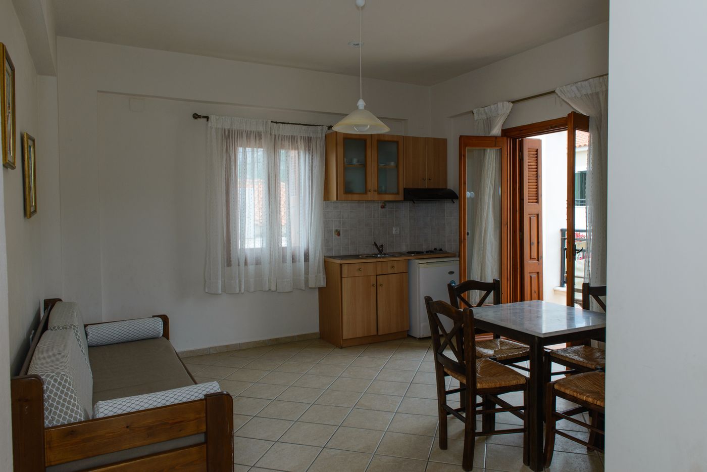 So-Nice-Hotel-Room-13