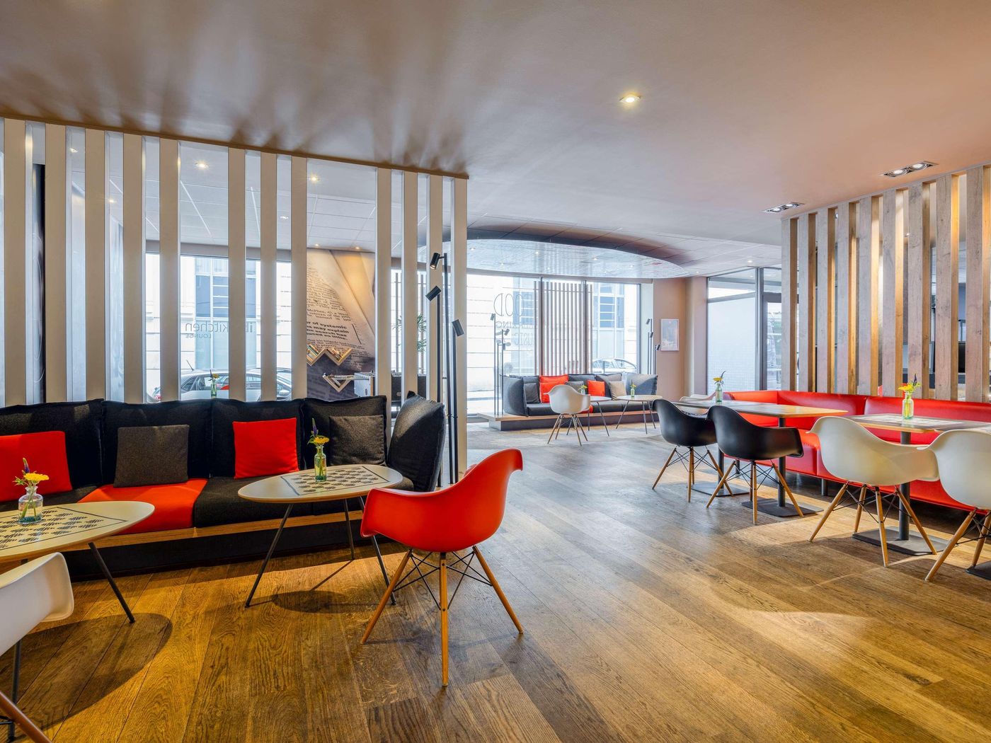 ibis-Brussels-City-Centre-Bar-4