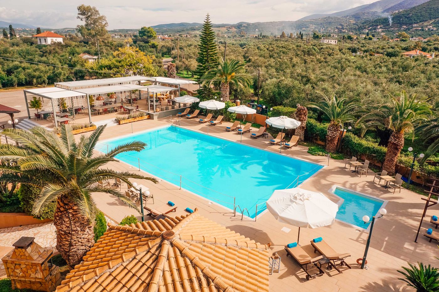 Apollo-Resort-Art-Pool-9