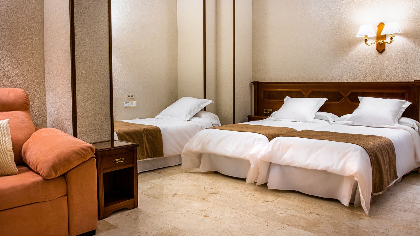 Reina Cristina-Spain-GRANADA-Room-4