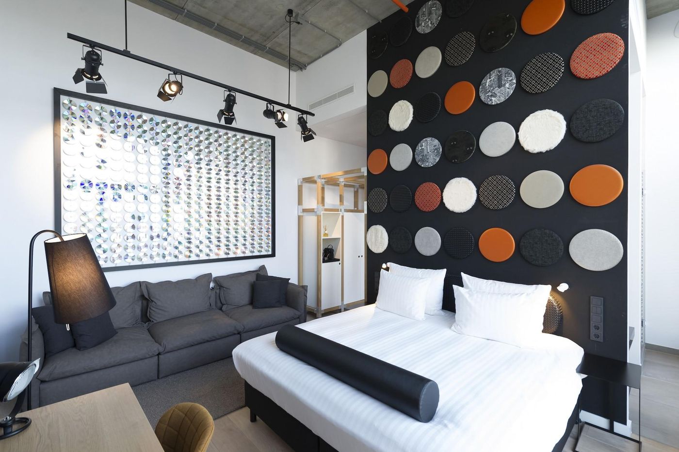 Jaz-in-the-City--Amsterdam-Room-5