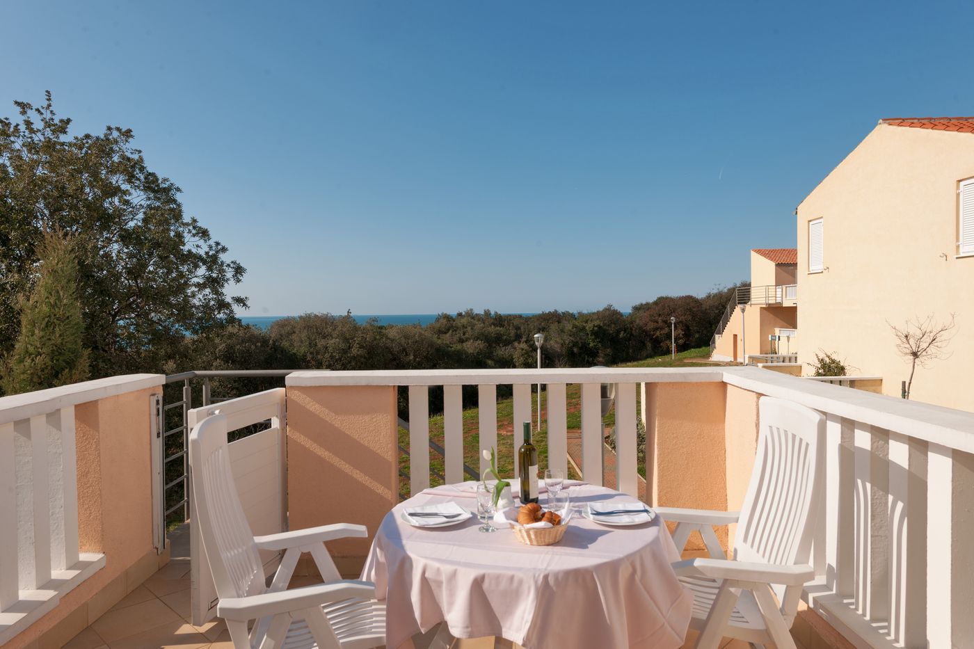 Maistra-Select-Amarin-Resort-Room-59