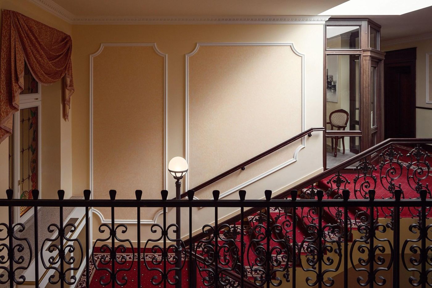 Humboldt Park-Czech Republic-KARLSBAD-Lobby-6