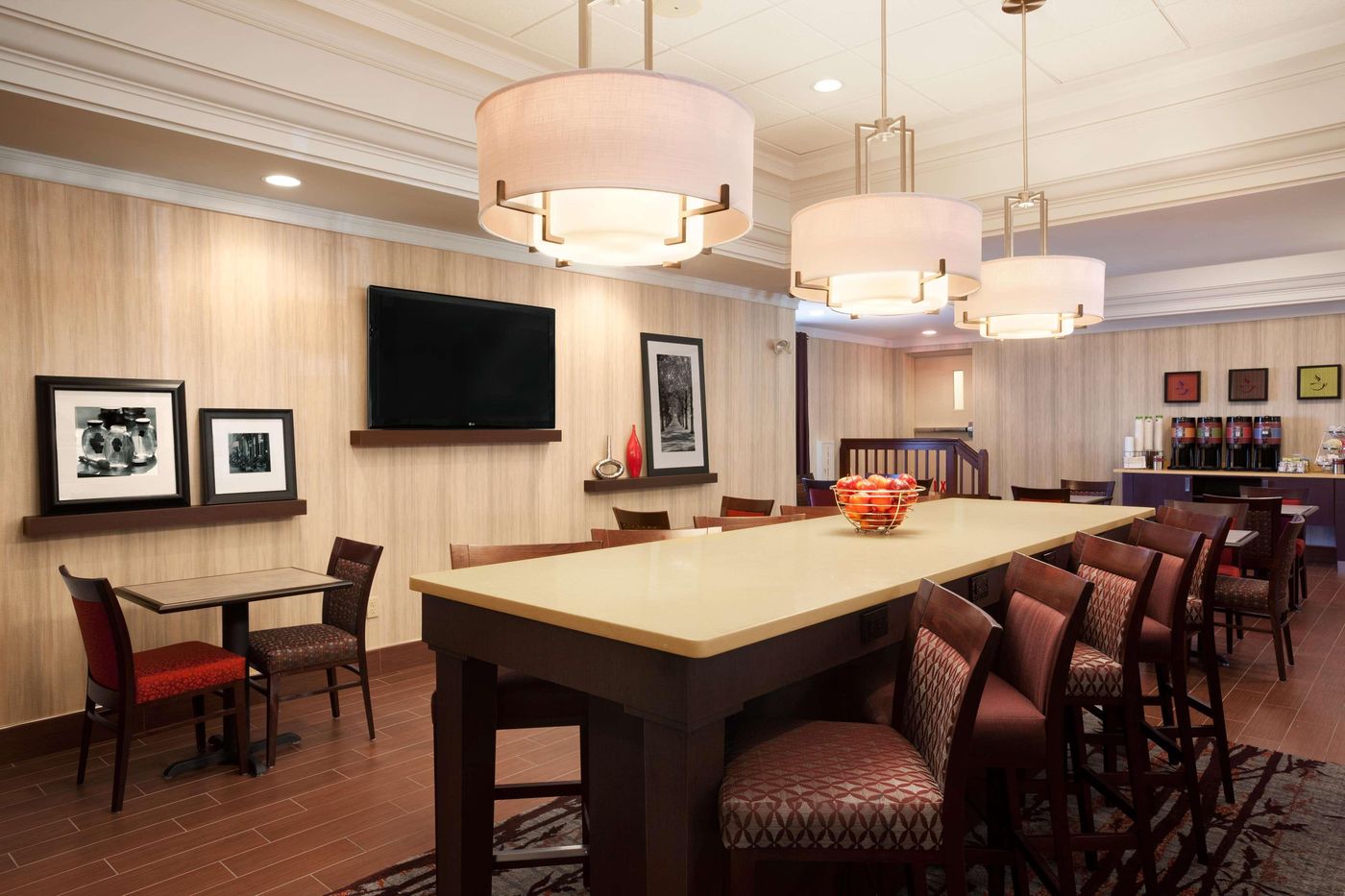 Hampton-Inn-Boston-Cambridge-Restaurant-14