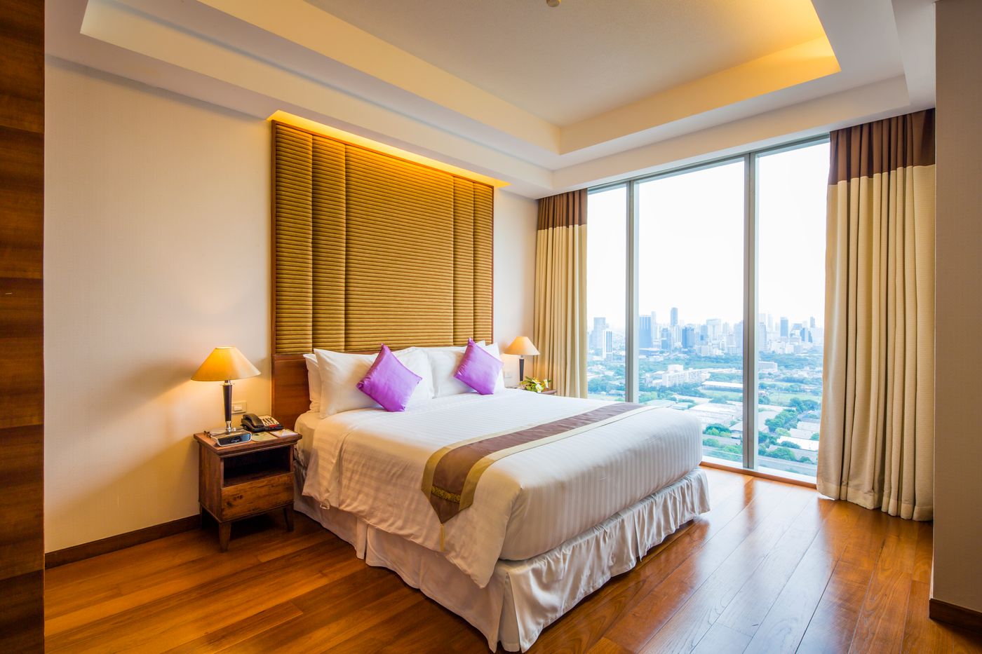 Column-Bangkok-Room-18