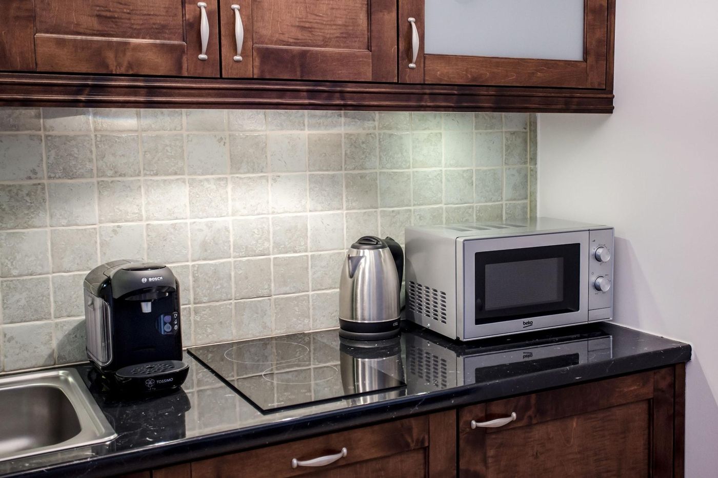 Scharffenberg-Apartments-Main-Square-Room-12