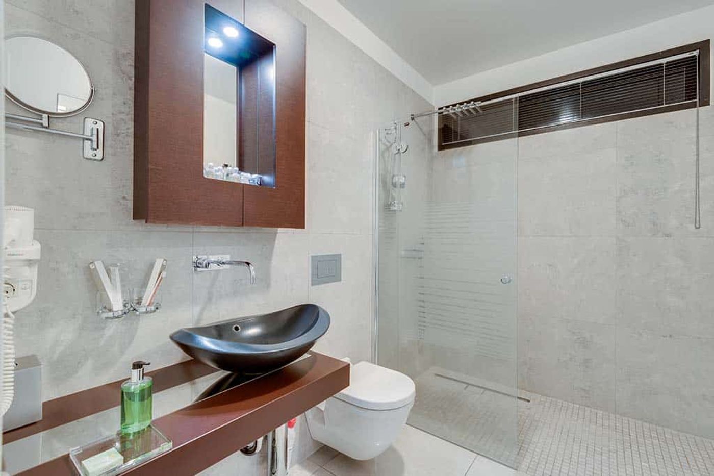 Black Pearl Luxury Apartments