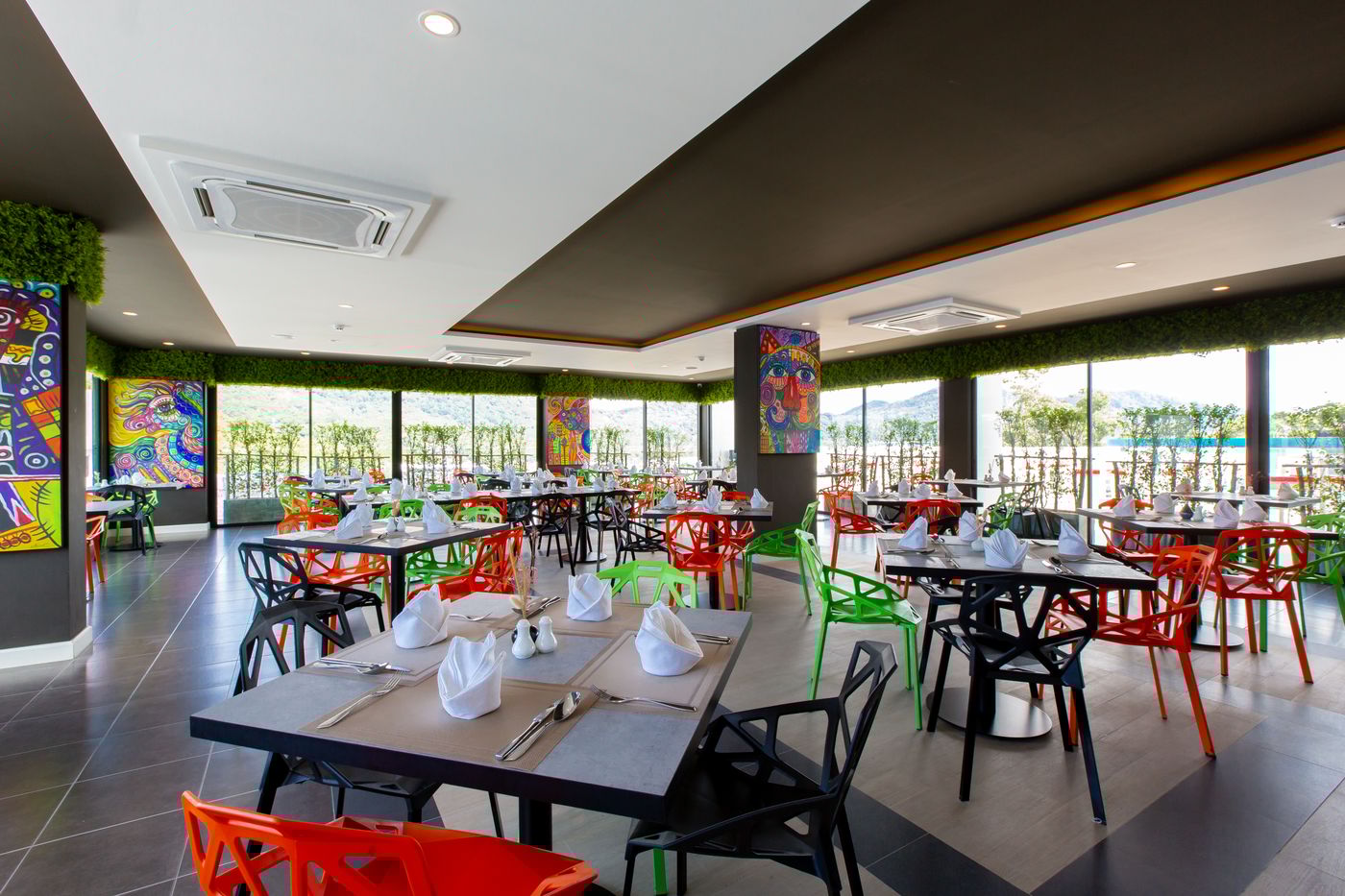 Utopia-Naiharn-Restaurant-40