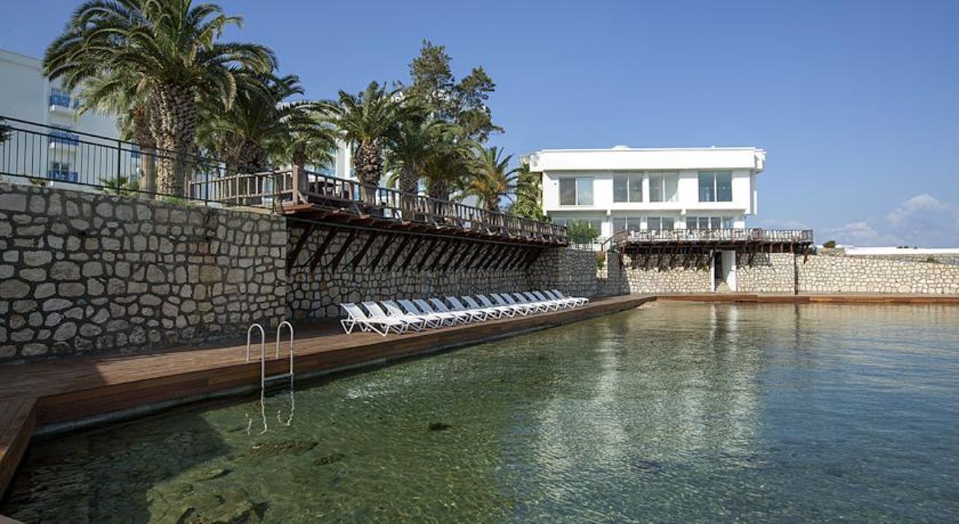 Le Bleu & Hotel Resort