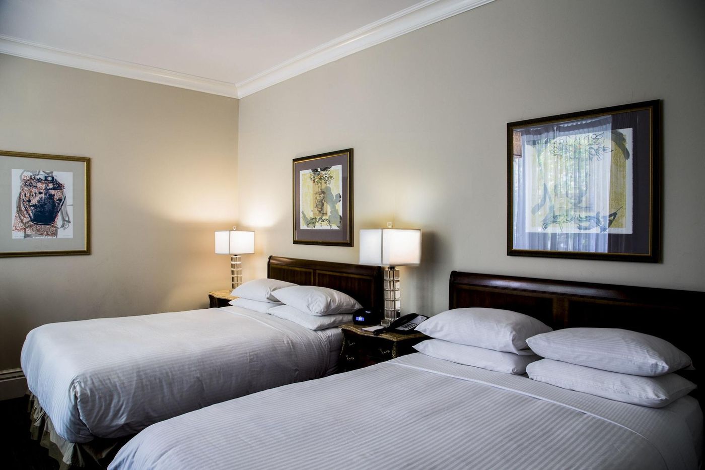 Victorian-Hotel-Vancouver-Room-52