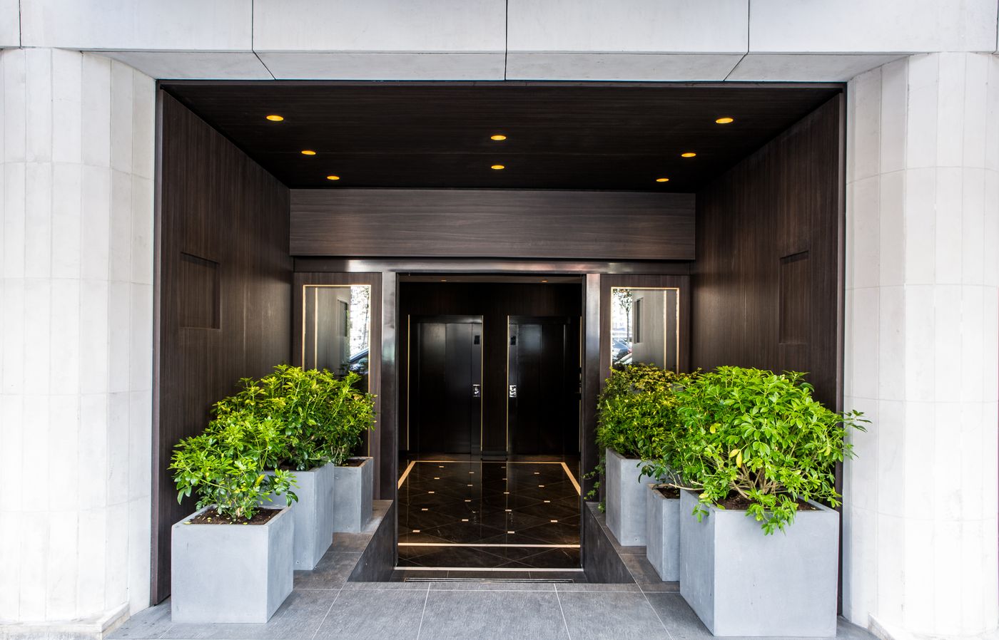 Le-Parisis-Hotel-General-view-1