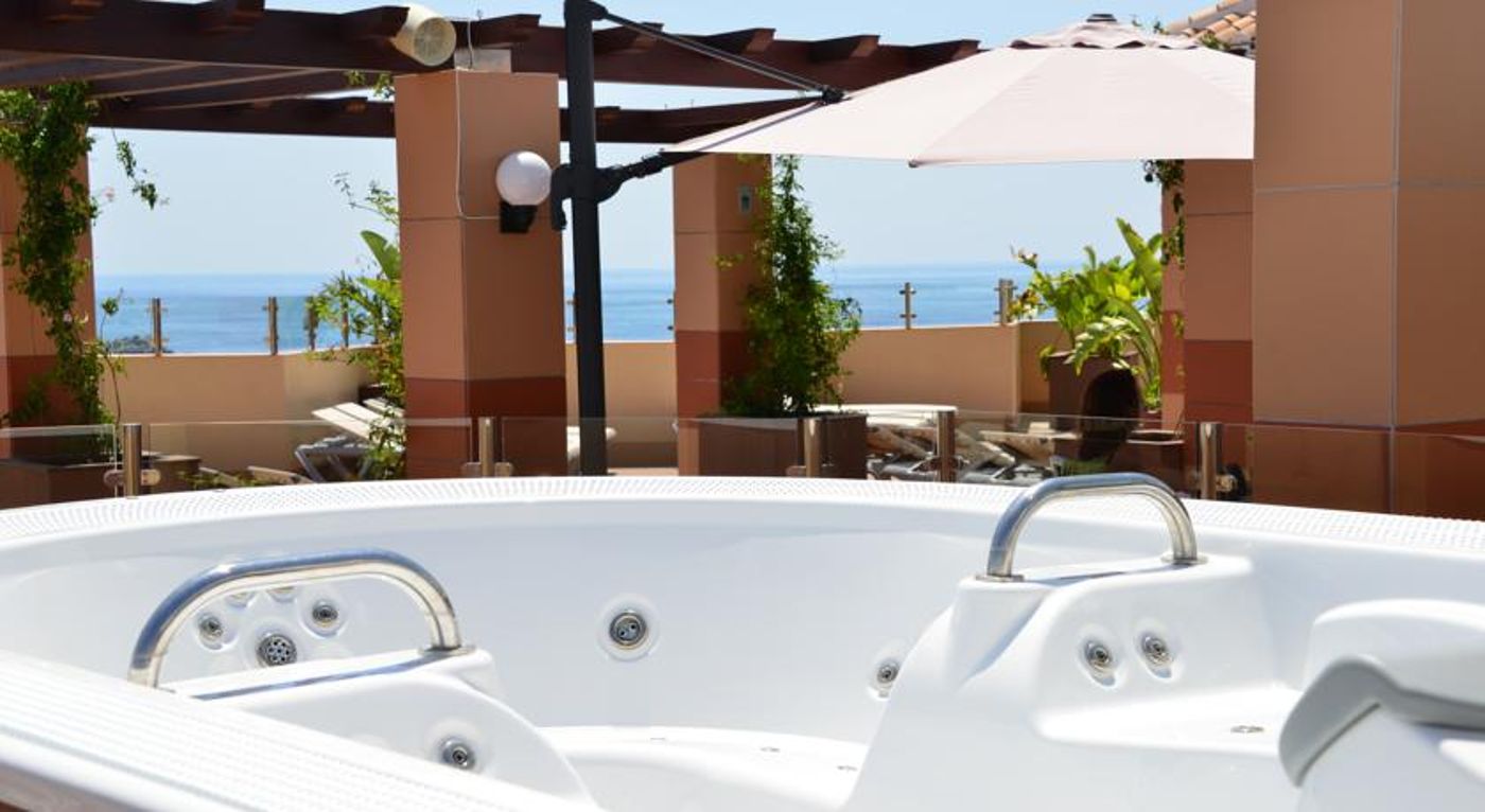 Helios-Costa-Tropical-Terrace-37