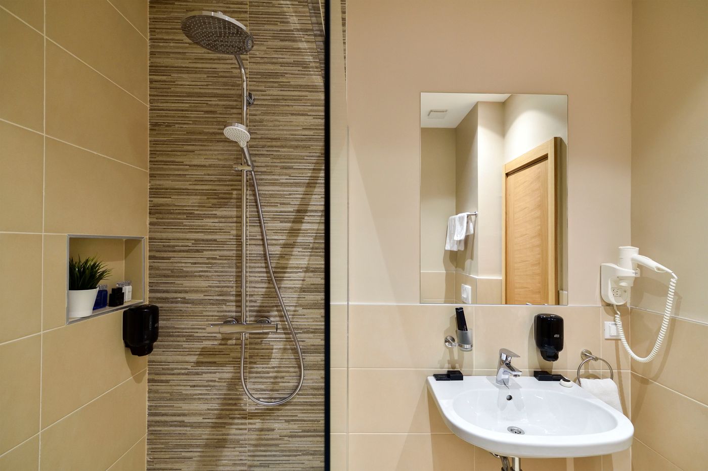 Hotel Opera-Serbia-BELGRADO-Room-7