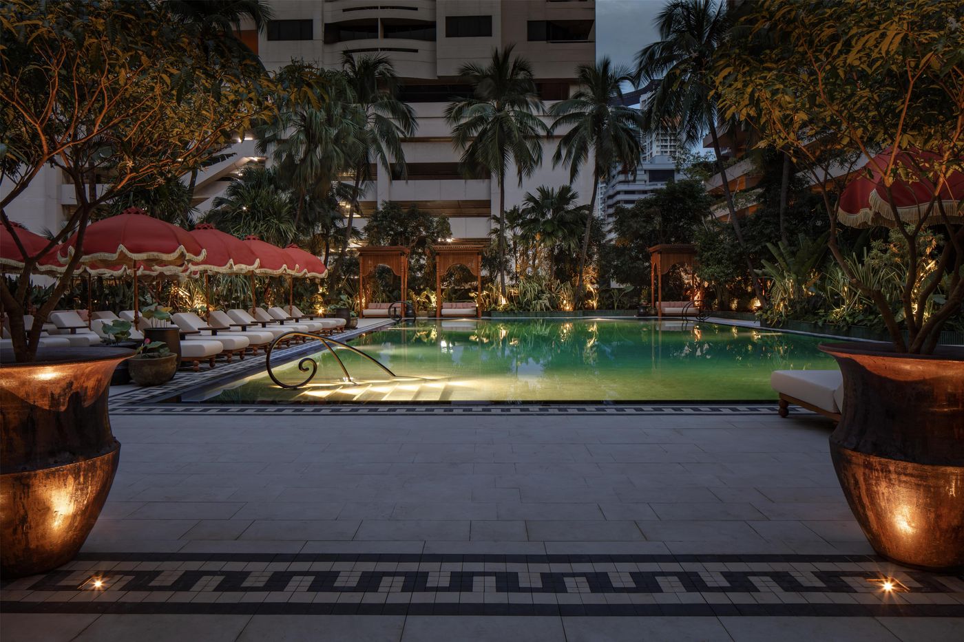 Anantara-Siam-Bangkok-Pool-83