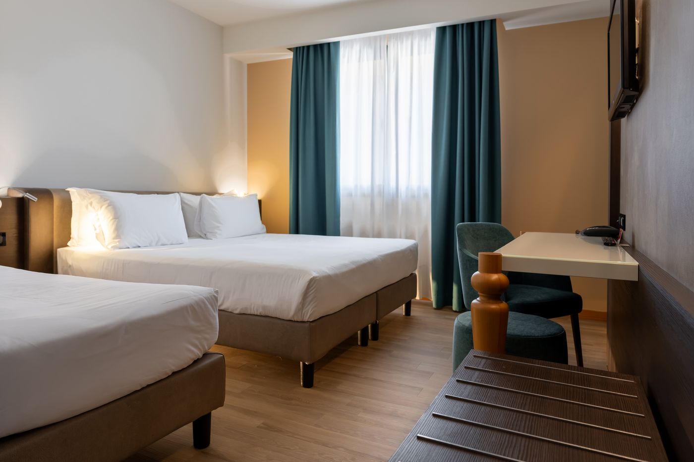 Elite-Hotel---Spa-Room-28