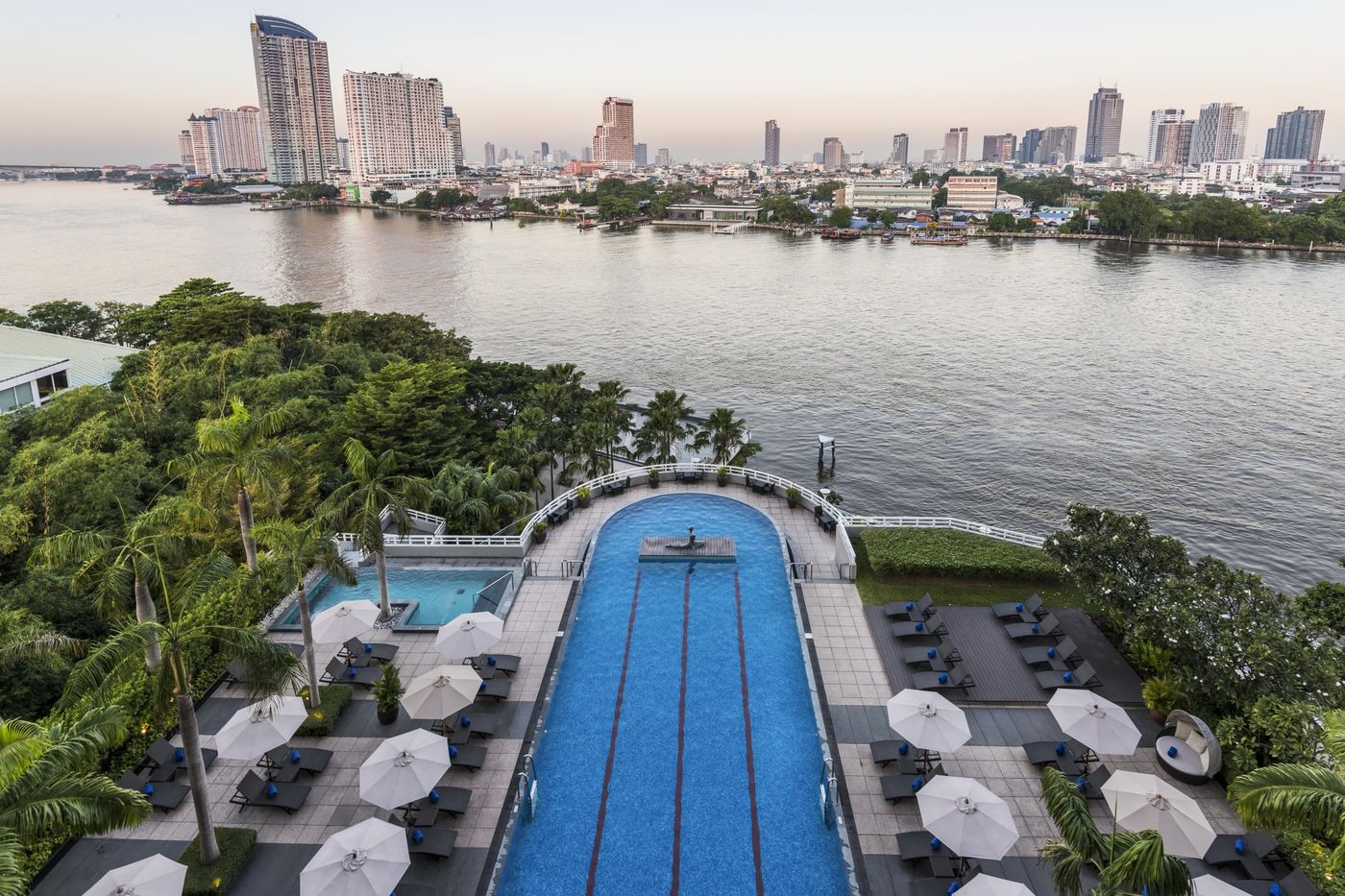 Chatrium-Hotel-Riverside-Bangkok-Pool-100
