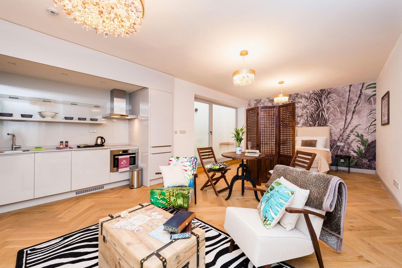 Old-Royal-Post-Hotel-Room-52