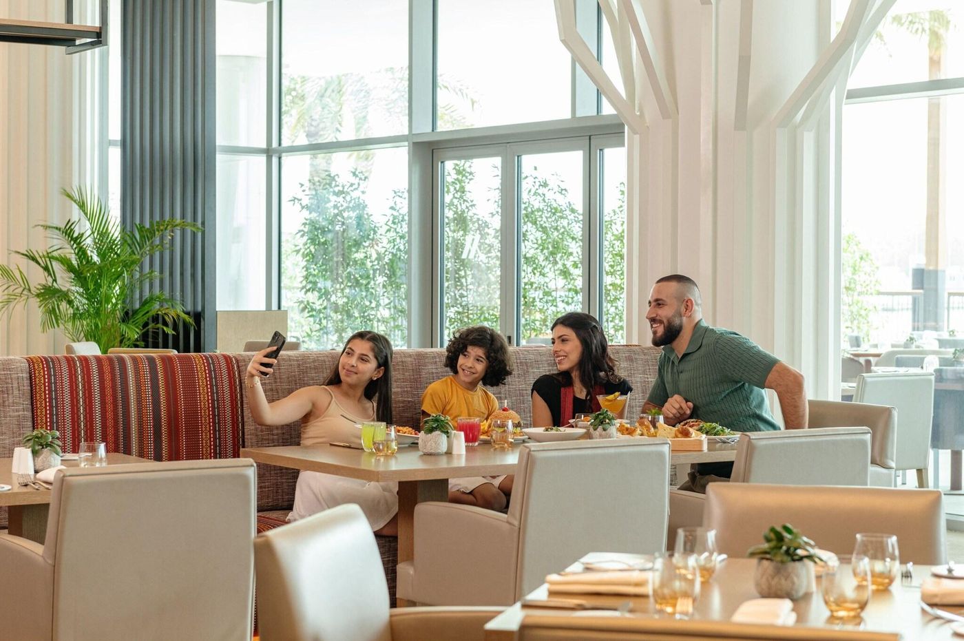 JW-Marriott-Marquis-Hotel-Dubai-Room-73