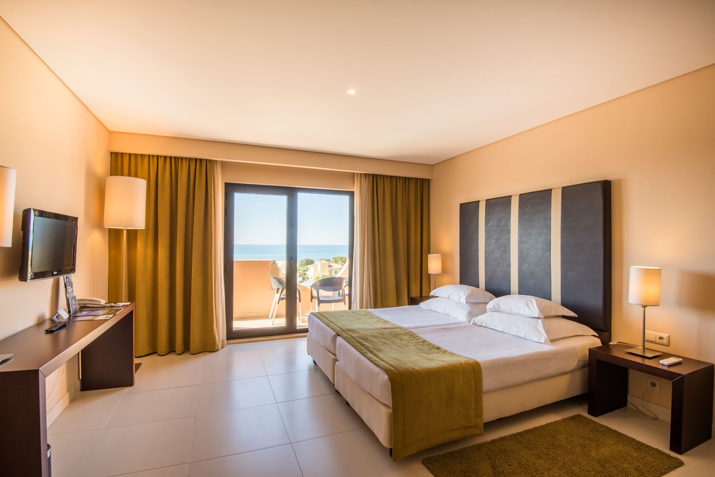 Vila-Gale-Atlantico-Room-13