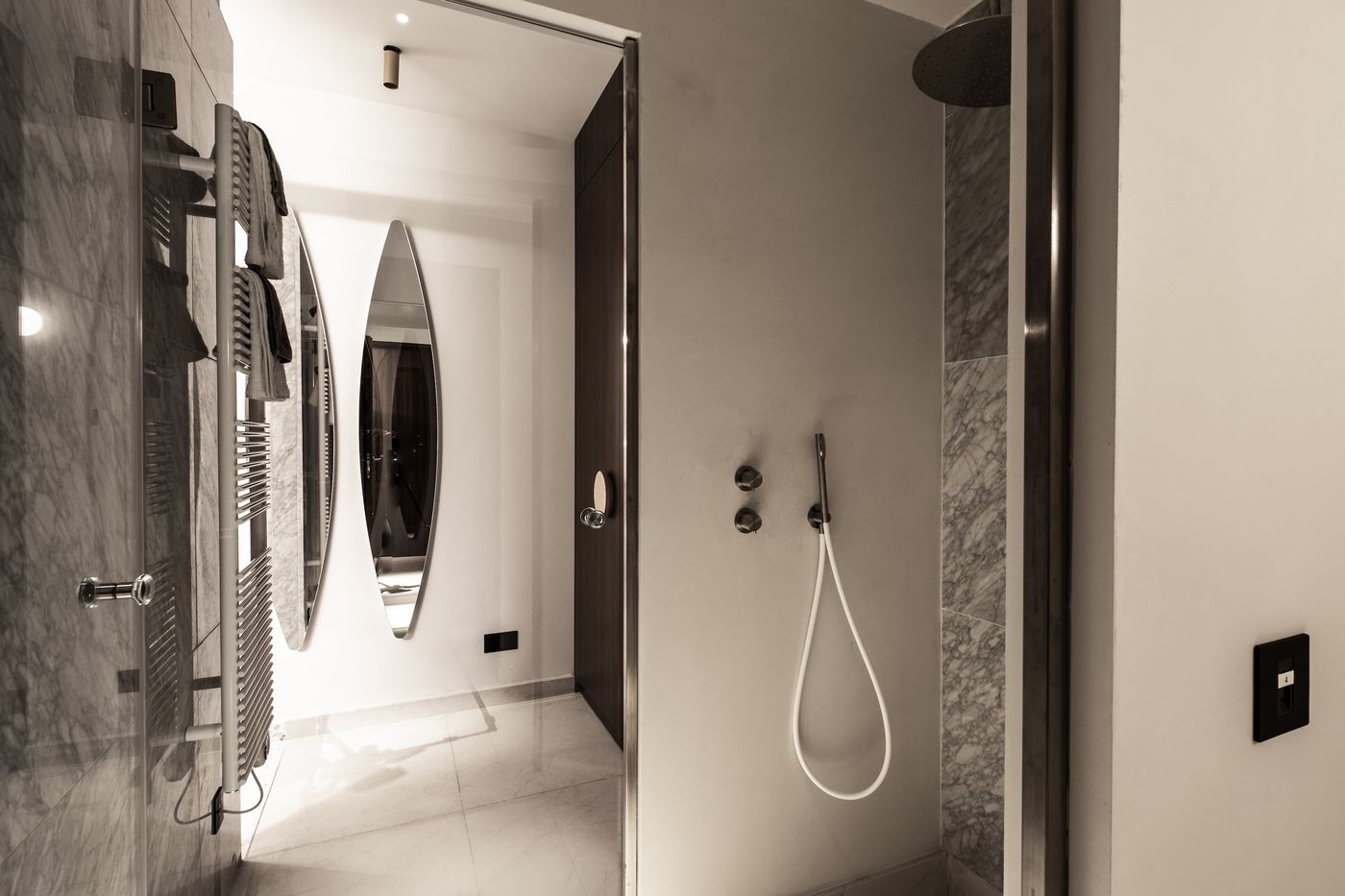 Rosselli-Ax-Privilege-Room-37