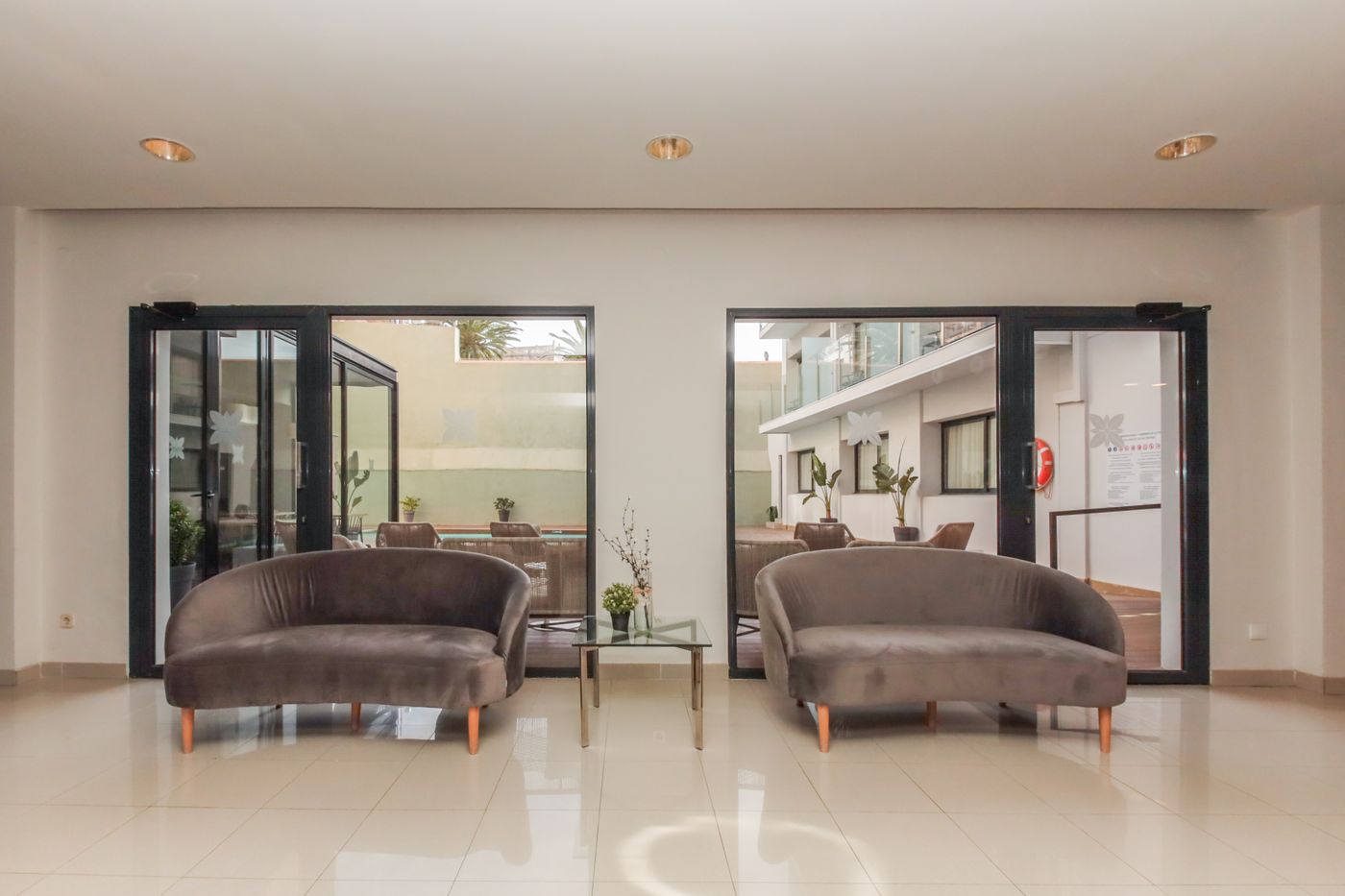 Lauria-Lobby-49