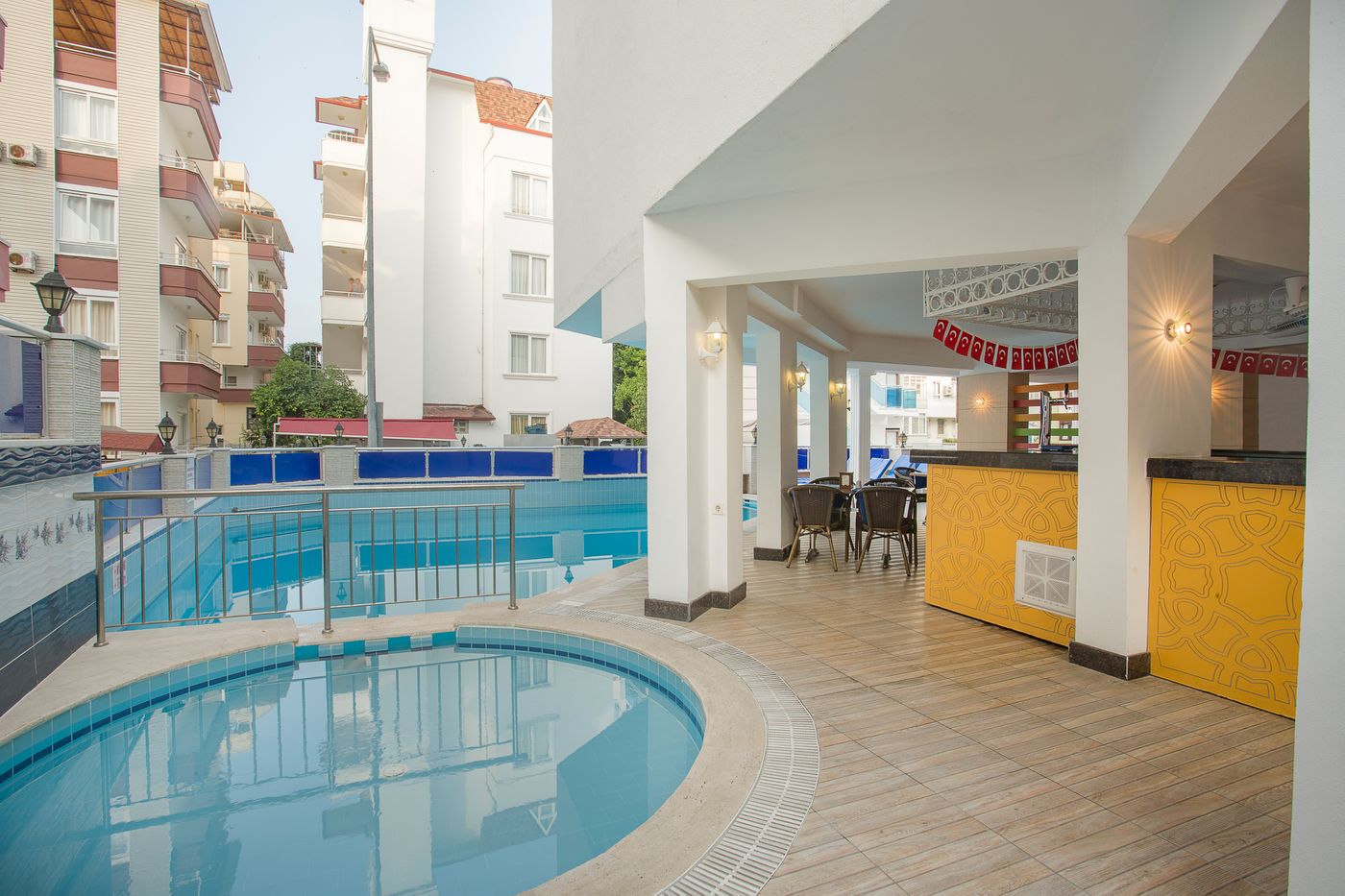 CLEOPATRA GOLDEN BEACH