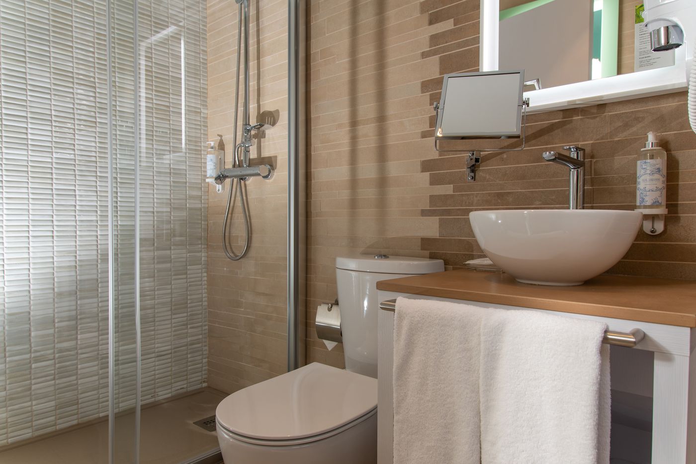 Be-Poet-Baixa-Hotel-Room-21