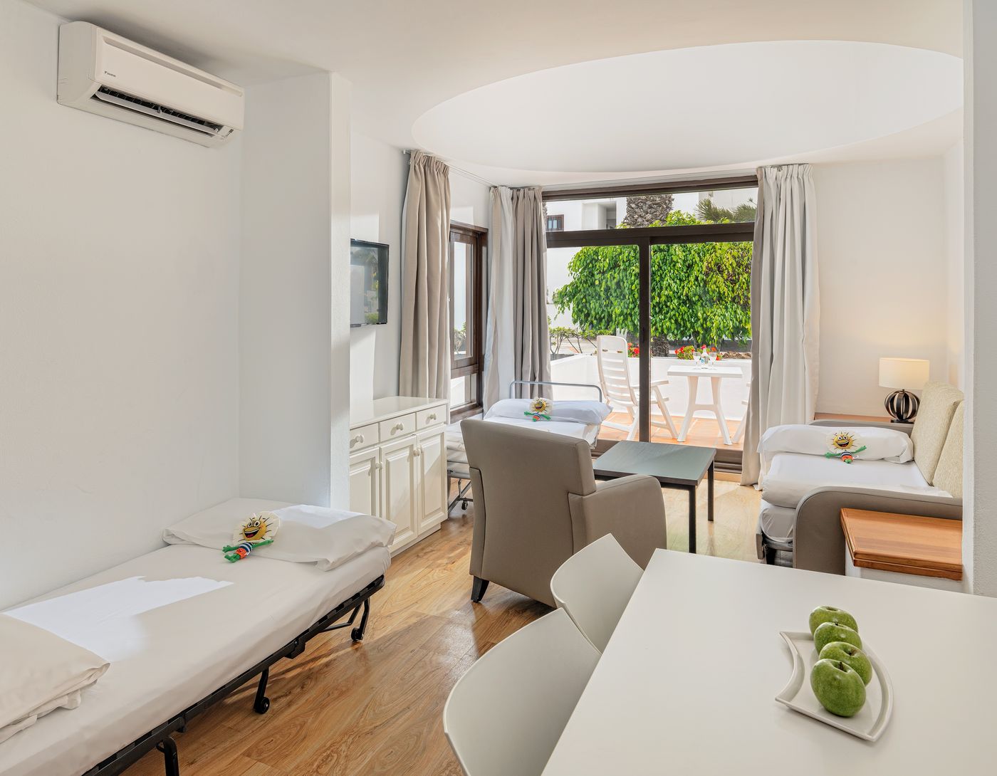 H10-Suites-Lanzarote-Gardens-Room-17