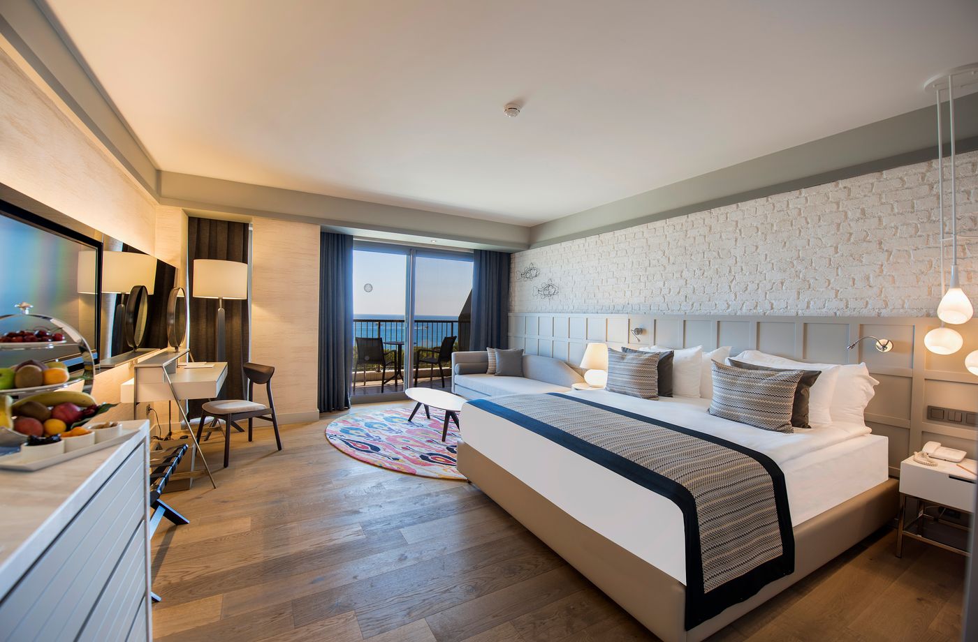 Acanthus Cennet Barut Collection