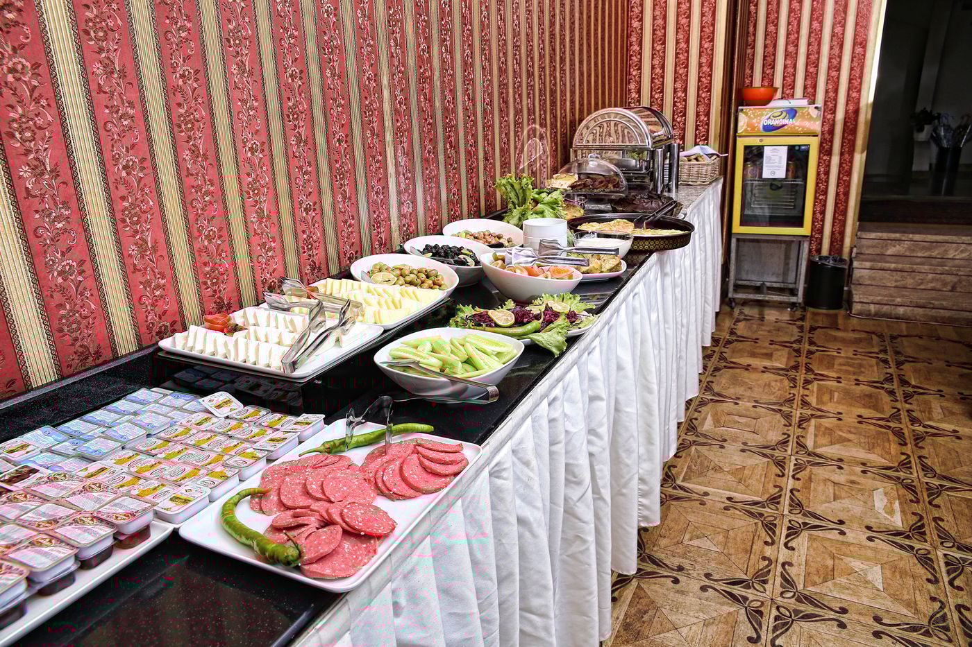 Santa-Hill-Restaurant-21