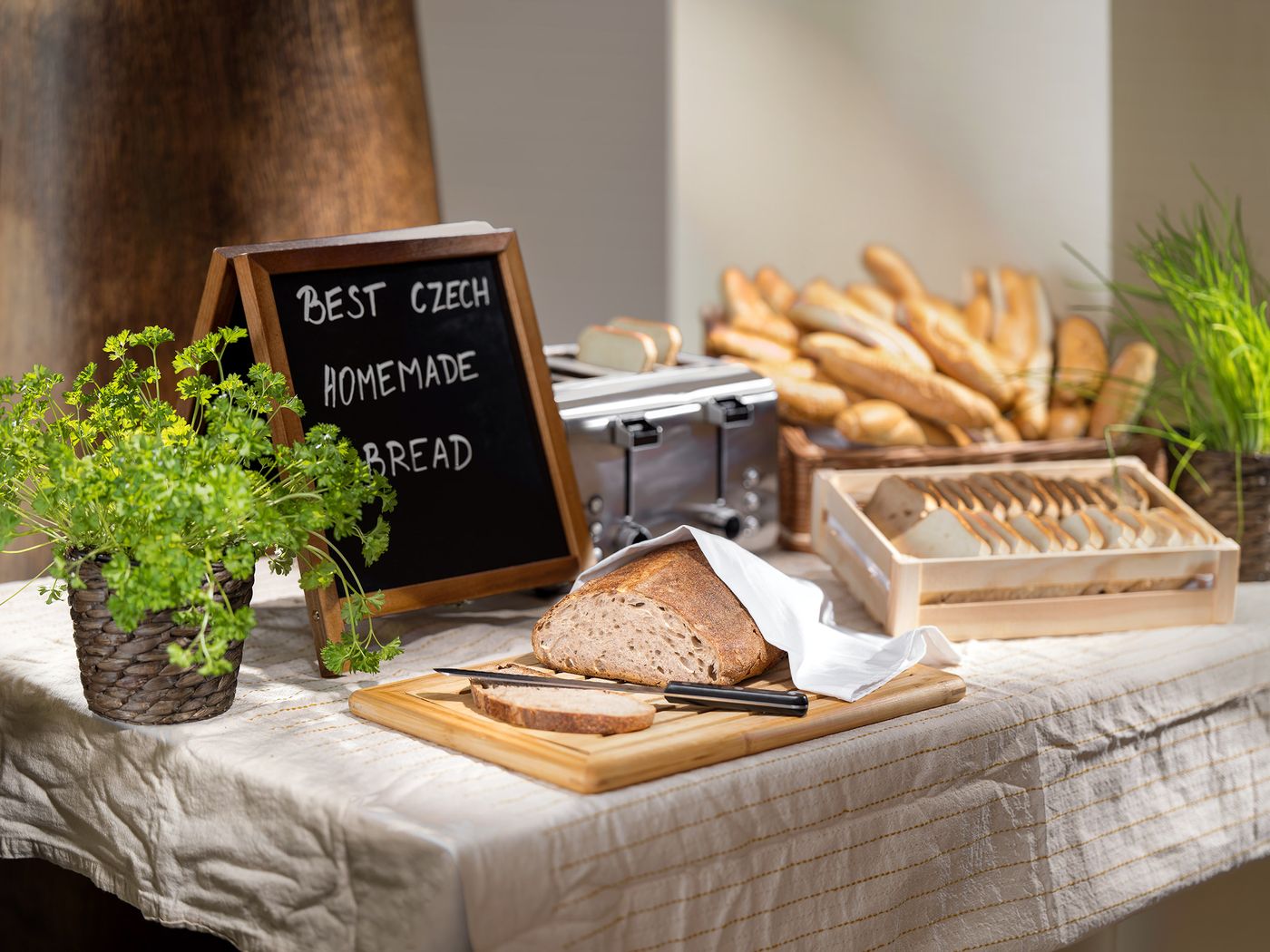 Michael-Restaurant-25