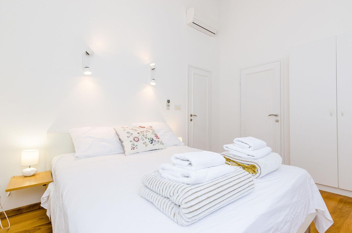 Cinema-View-House-Room-12