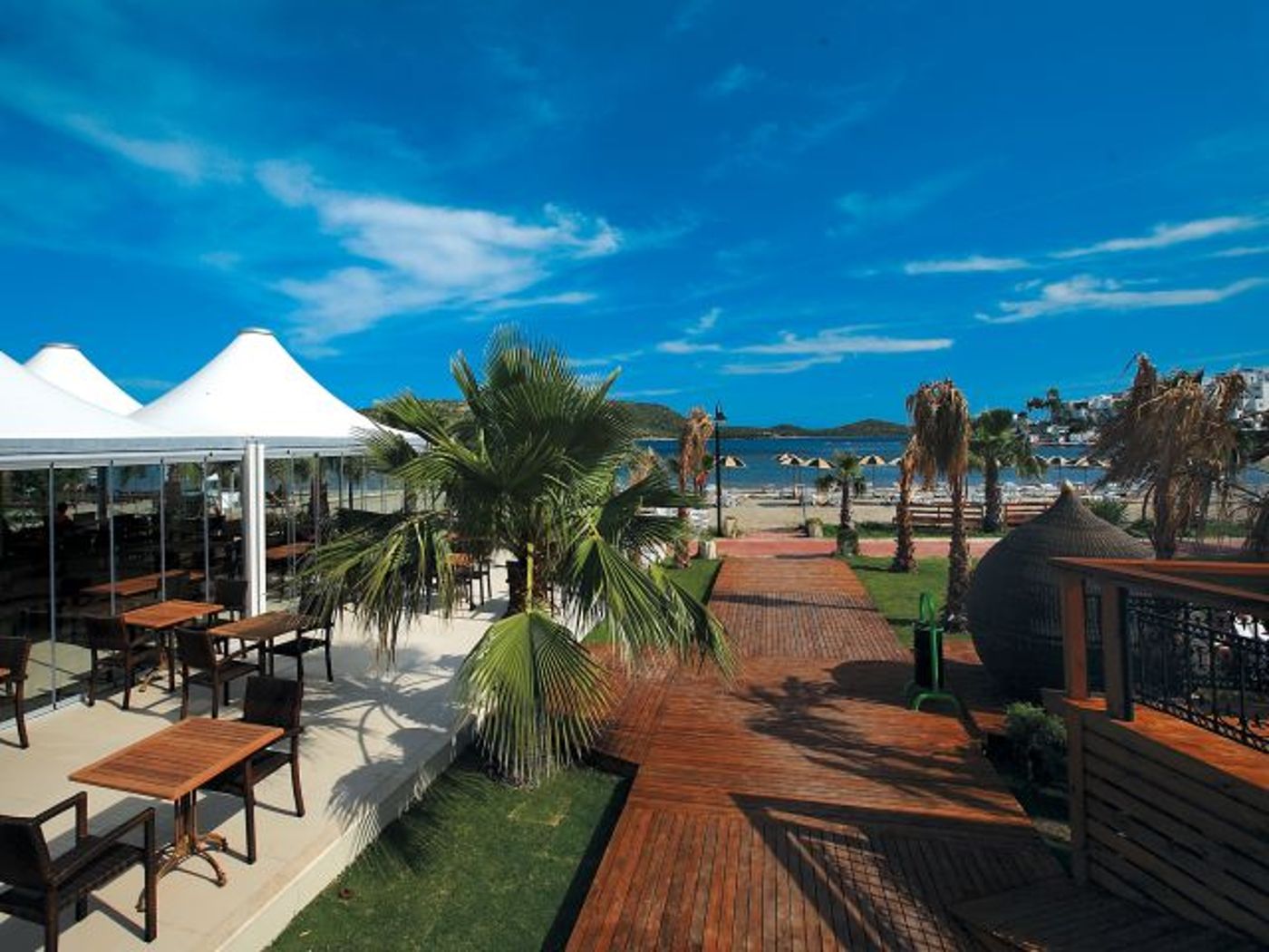 Costa Bitez Han Beach Hotel