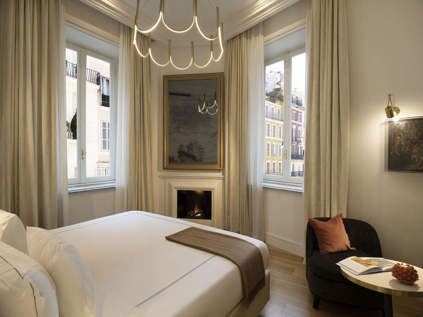 Elizabeth-Unique-Hotel-Room-2