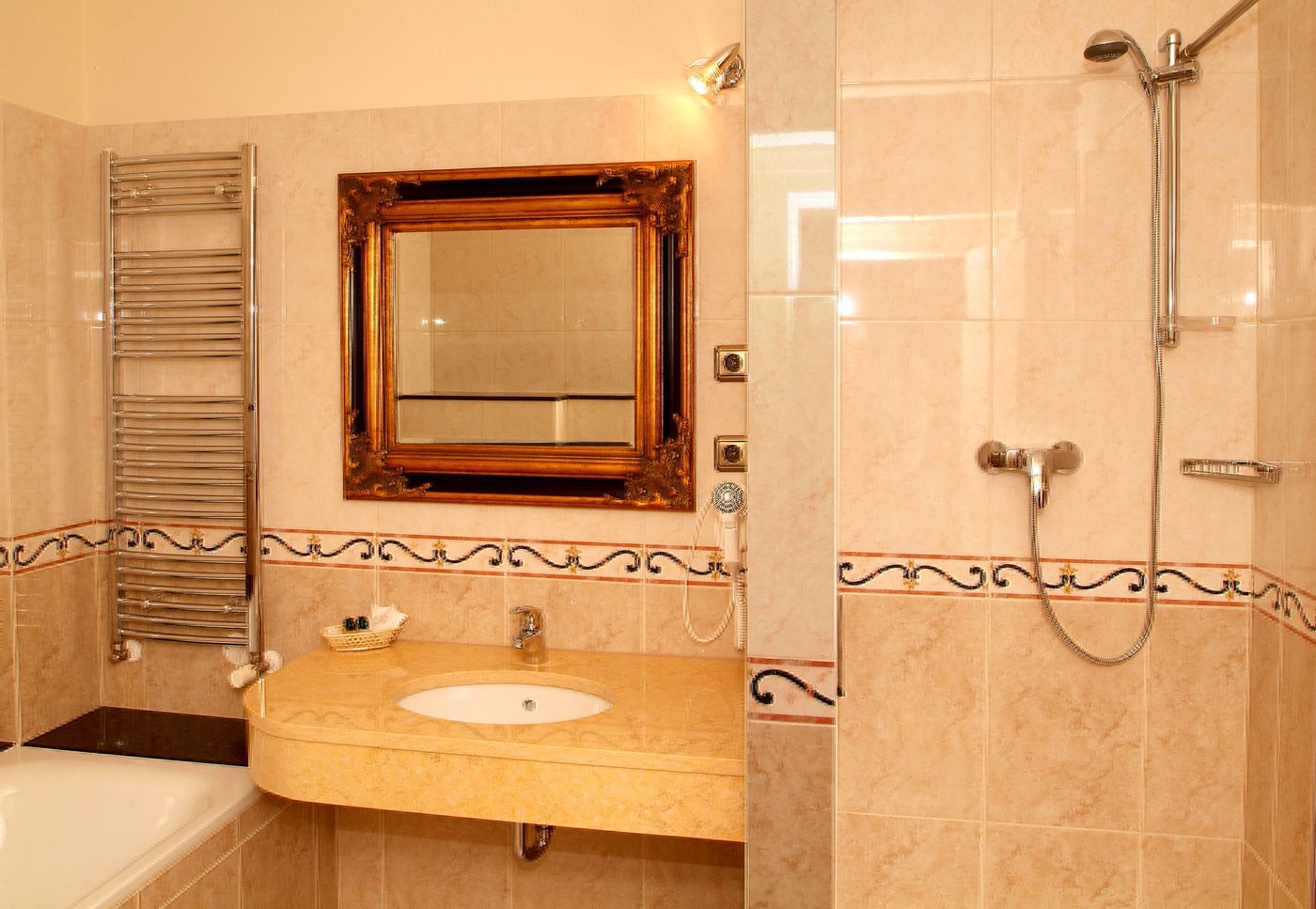 Elysee-Hotel-Room-40