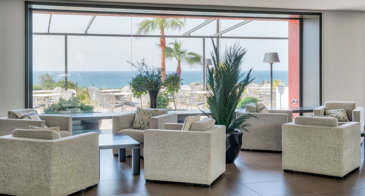 Ilunion-Calas-de-Conil-Lobby-47