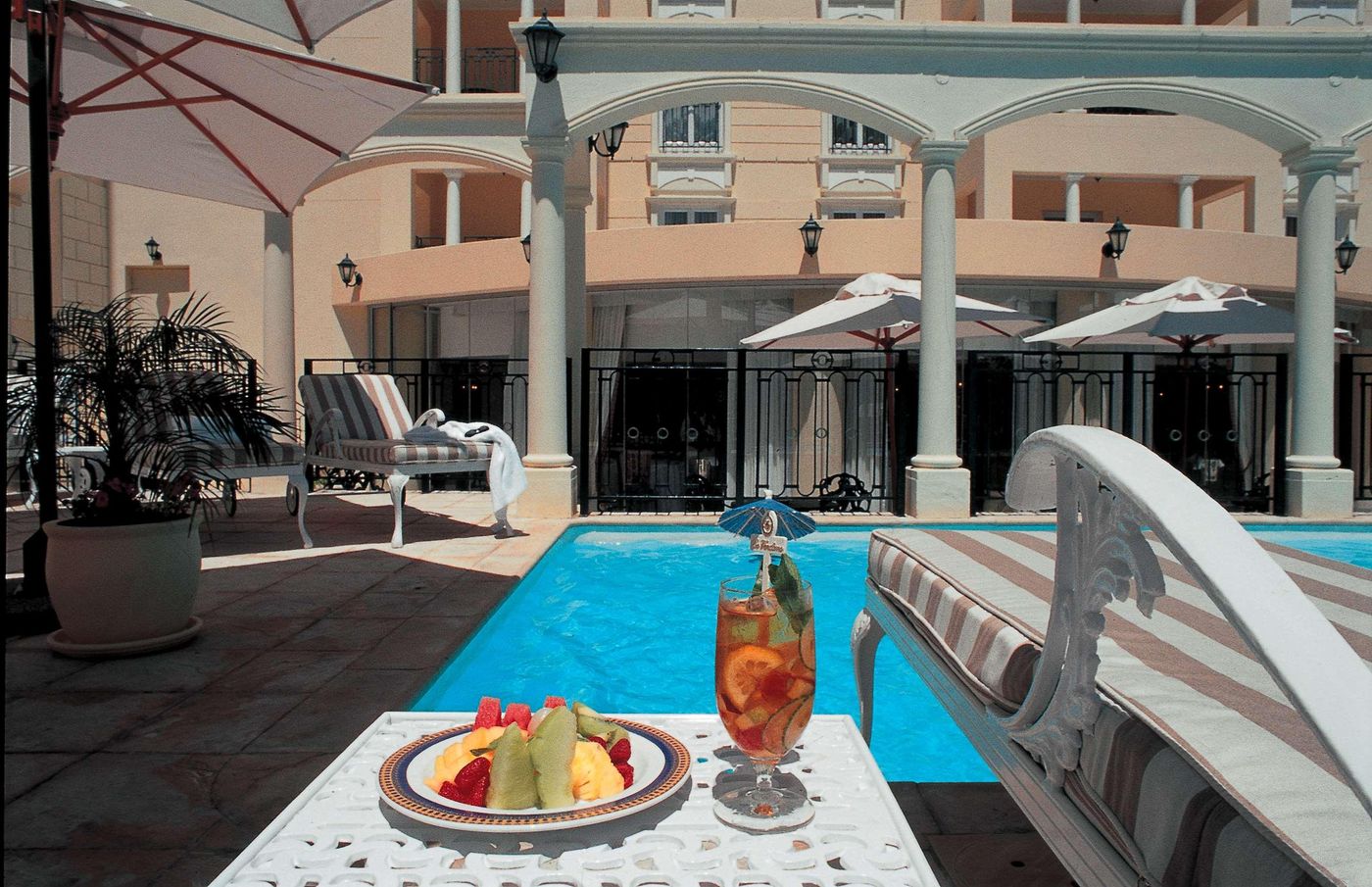 Radisson-Blu-Le-Vendome-Pool-53