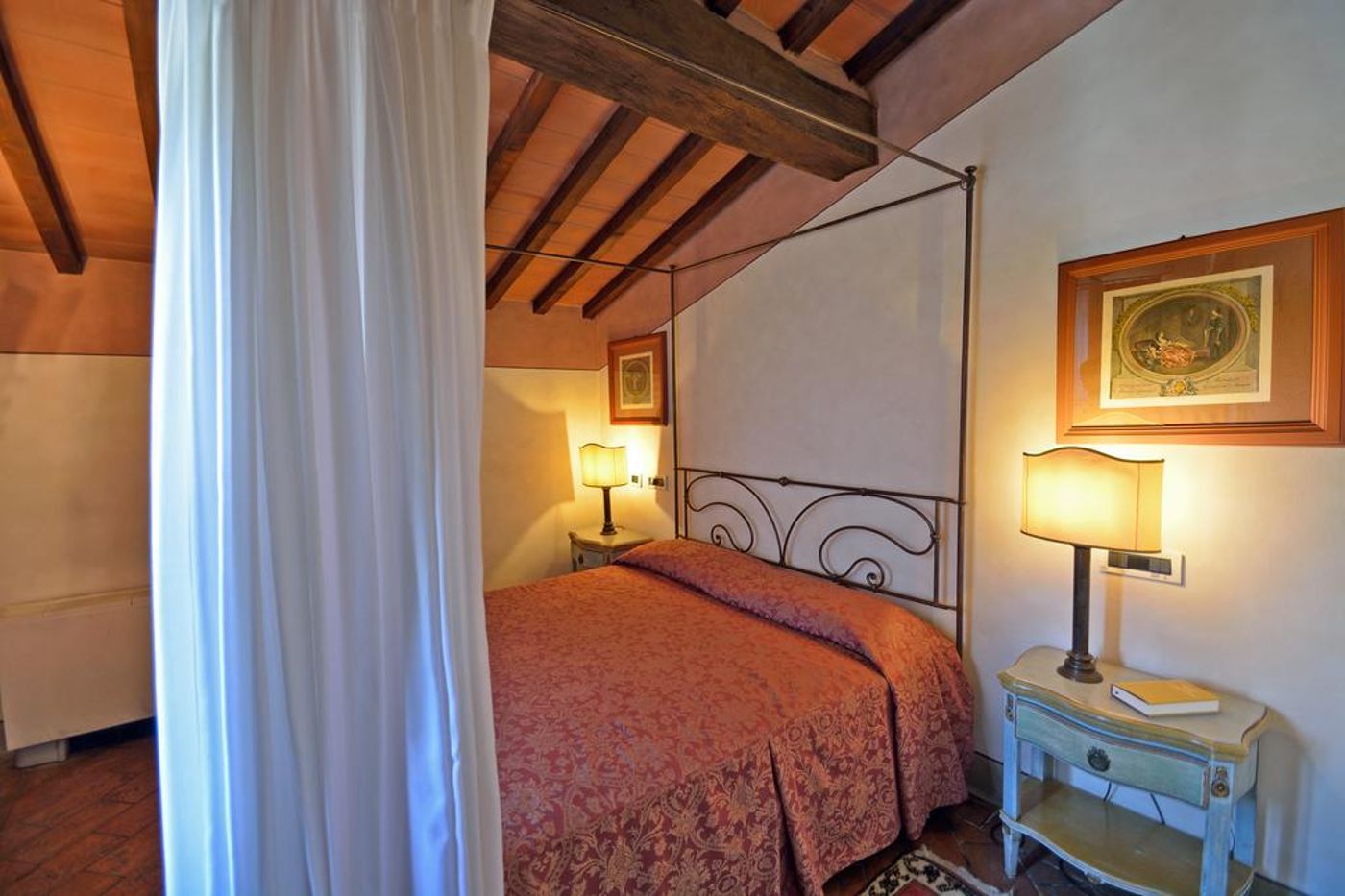 Calamidoro-Hotel-Room-12